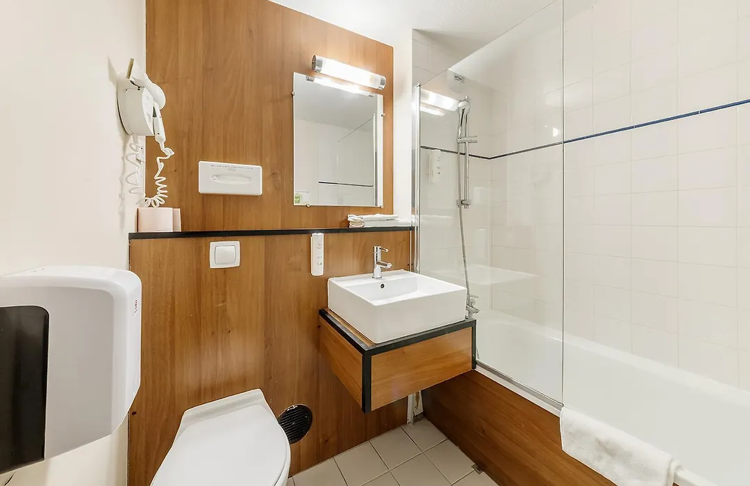 Comfort Hotel Lille Lomme-1